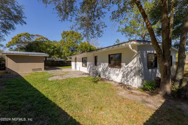 8274 DICKIE DR, Jacksonville, FL 32216