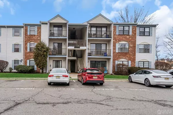 350 Lancaster CT, Piscataway, NJ 08854