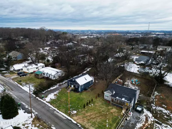 913 Doll Ave, Maryville, TN 37801