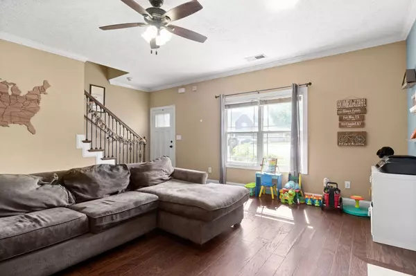 712 Evergreen Ct, Clarksville, TN 37040