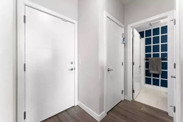 24 Sage Hill TER NW #304, Calgary, AB T3R 1Y3