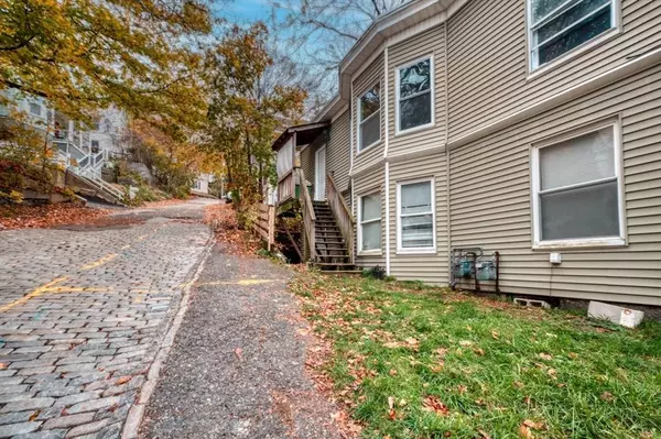 90-92 Pleasant St, Fitchburg, MA 01420