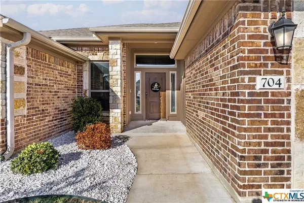 704 Holstein DR, Belton, TX 76513