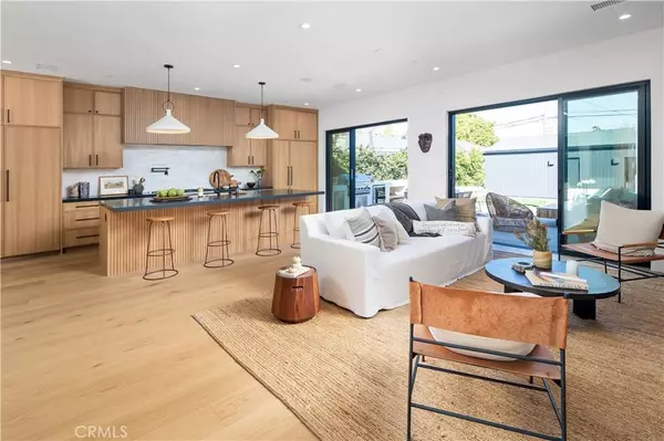 408 E 18th ST, Costa Mesa, CA 92627