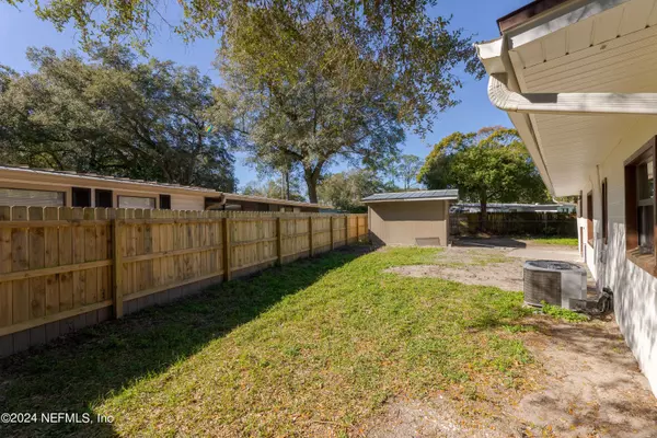 8274 DICKIE DR, Jacksonville, FL 32216