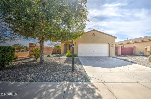 731 W LOVE Road, San Tan Valley, AZ 85143