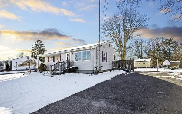 59 Montcalm RD, Warwick, RI 02889