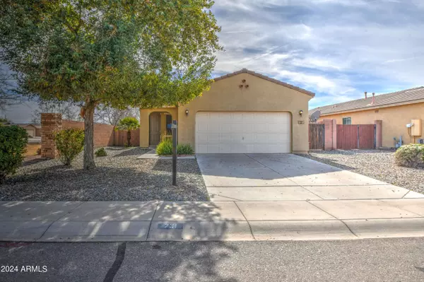 731 W LOVE Road, San Tan Valley, AZ 85143