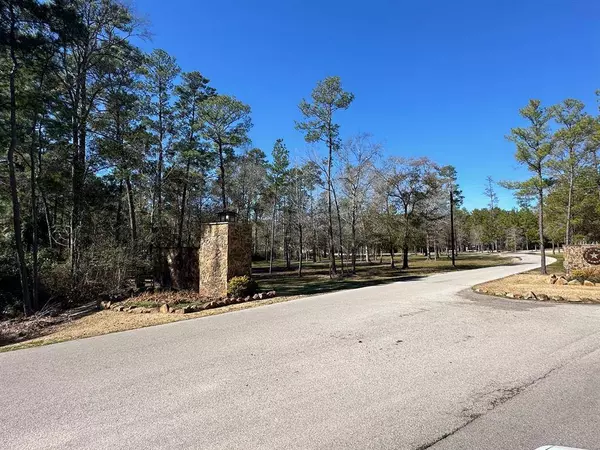 11-24-89 Sanctuary RD, Huntsville, TX 77340