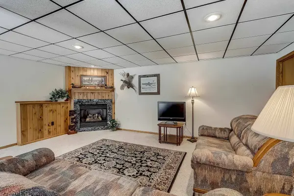 713 Brookview Trail, Mount Horeb, WI 53572