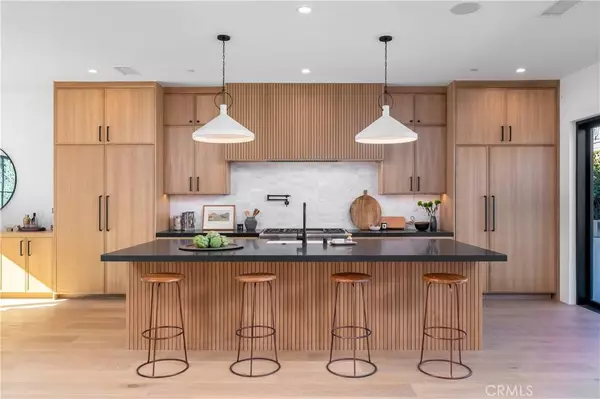 408 E 18th ST, Costa Mesa, CA 92627