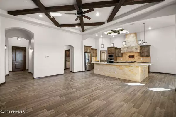 2325 Flintstone LOOP, Las Cruces, NM 88012