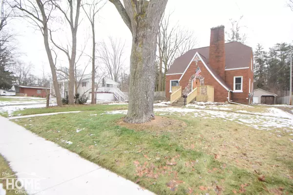 631 W Belle Avenue, Saint Charles, MI 48655
