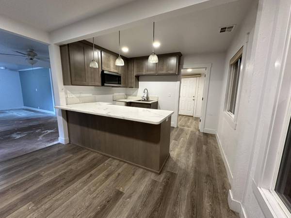 247 Berrydale Ave, Medford, OR 97501