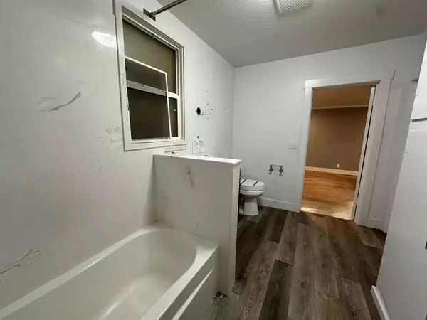 247 Berrydale Ave, Medford, OR 97501