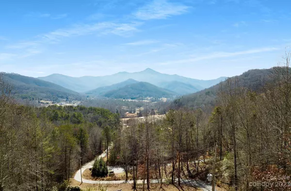 56 Great Horned Owl RD, Candler, NC 28715