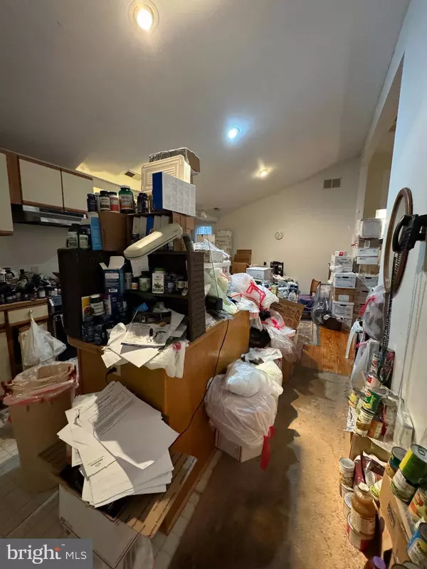 862 CARRIER DR, Strasburg, VA 22657