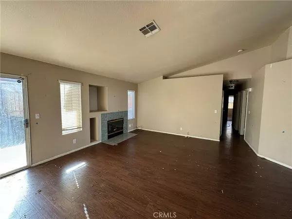 6122 Diamond ST, Palmdale, CA 93552