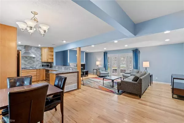 17129 Woodmere DR, Chagrin Falls, OH 44023