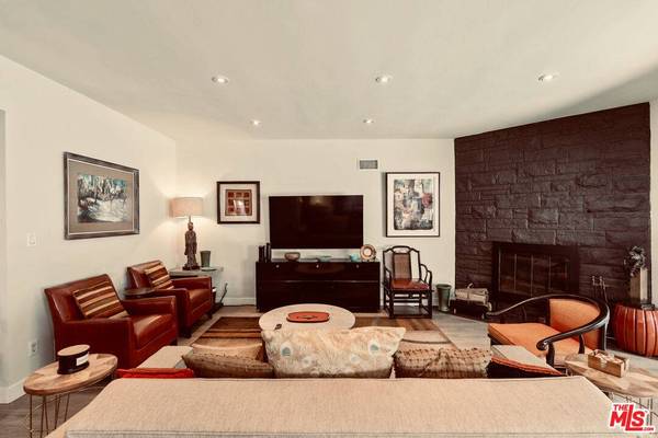 5741 Agnes Ave, Valley Village, CA 91607