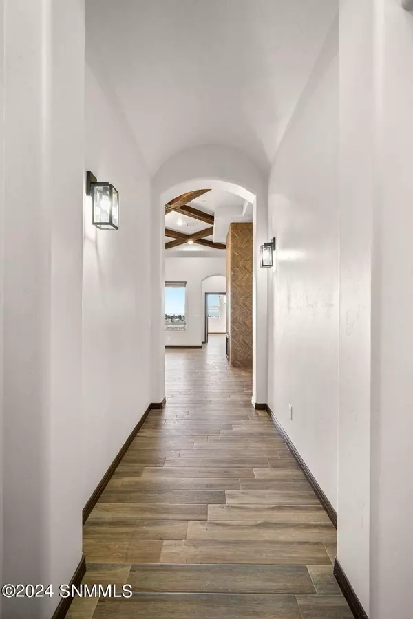 2325 Flintstone LOOP, Las Cruces, NM 88012