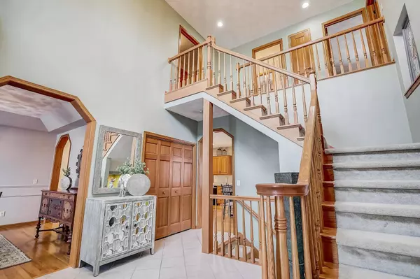 812 Lexington Drive, Waunakee, WI 53597