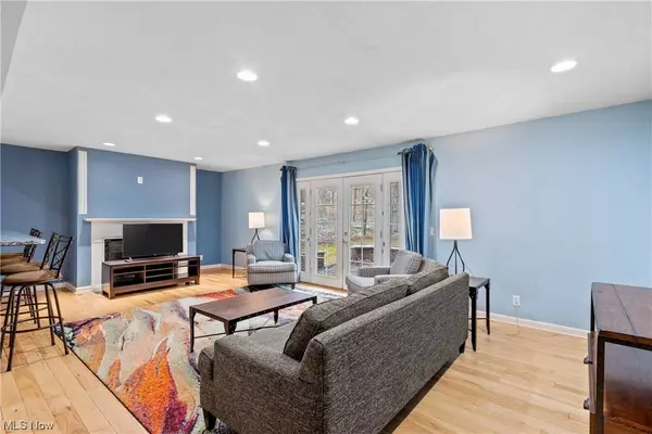 17129 Woodmere DR, Chagrin Falls, OH 44023