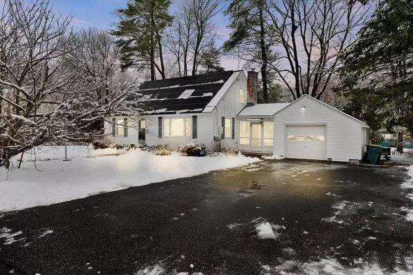 28 Hillside Ave, Westford, MA 01886
