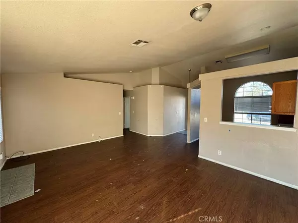 6122 Diamond ST, Palmdale, CA 93552