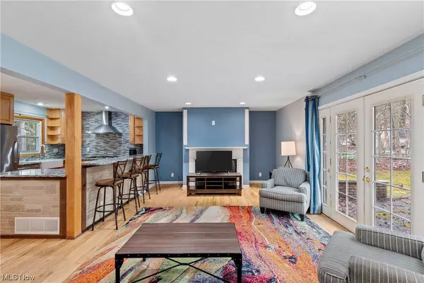 17129 Woodmere DR, Chagrin Falls, OH 44023