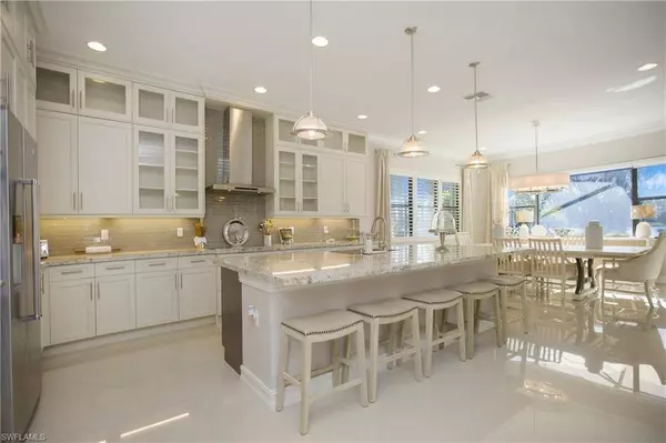 9322 Glenforest DR, Naples, FL 34120