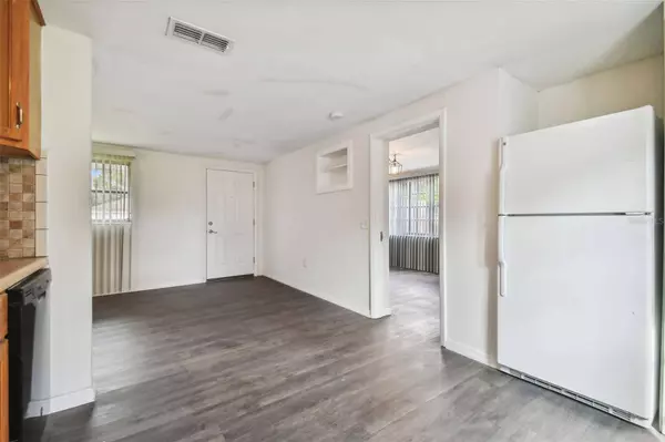 4742 6TH ST, Zephyrhills, FL 33542