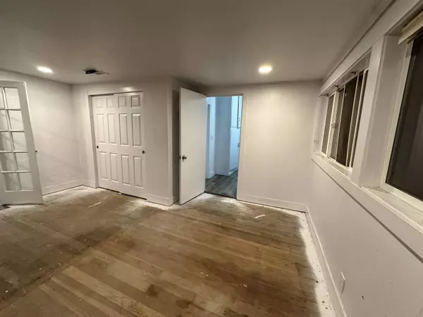 247 Berrydale Ave, Medford, OR 97501