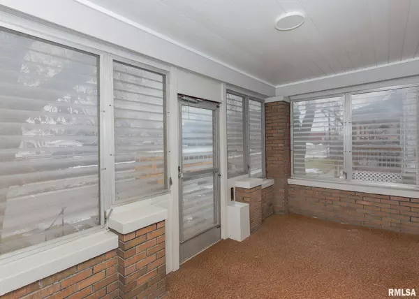 1801 16TH ST, Moline, IL 61265