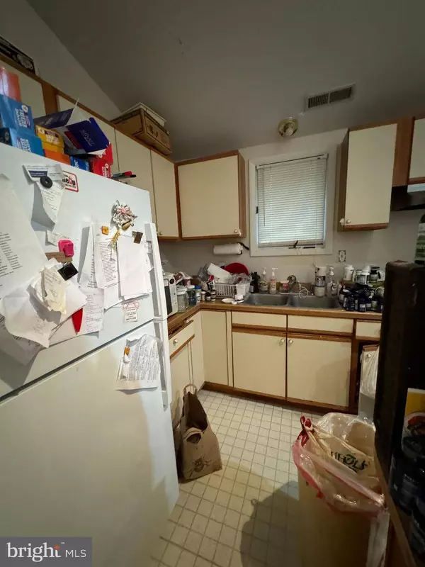 862 CARRIER DR, Strasburg, VA 22657