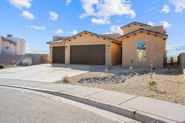 2325 Flintstone LOOP, Las Cruces, NM 88012