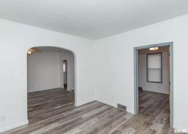 1801 16TH ST, Moline, IL 61265