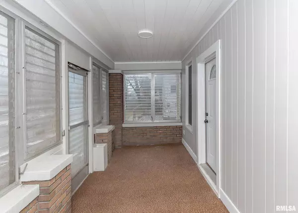 1801 16TH ST, Moline, IL 61265