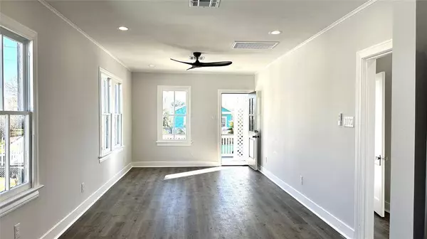 5428 Avenue P, Galveston, TX 77551