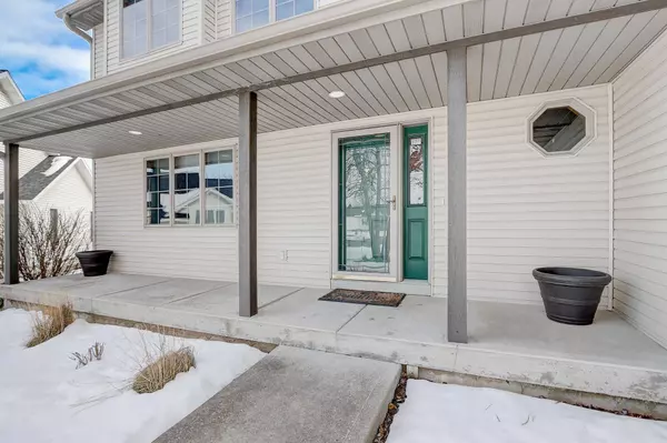 707 Lochmoore Drive, Waunakee, WI 53597