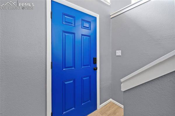 2113 Fernwood DR, Colorado Springs, CO 80910