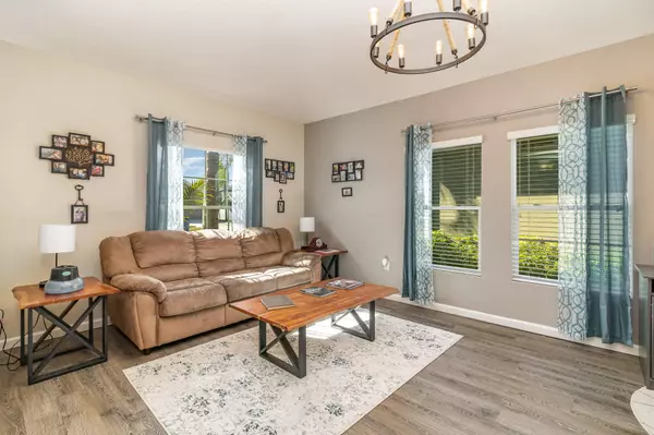 2640 Snapdragon DR NW, Palm Bay, FL 32907