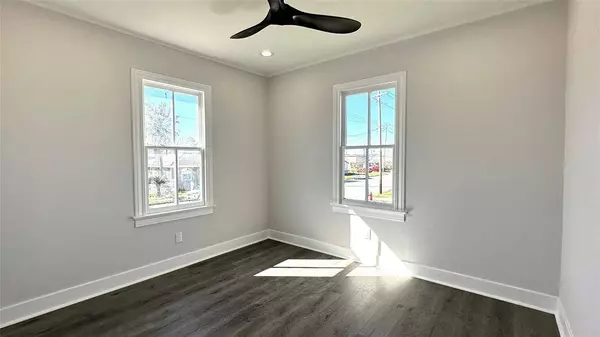 5428 Avenue P, Galveston, TX 77551