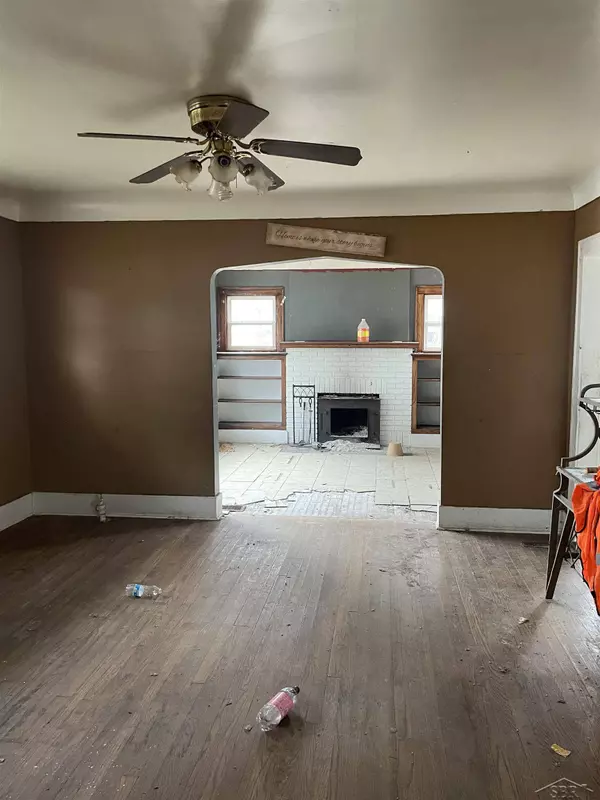 1407 Greenway Avenue, Flint, MI 48504