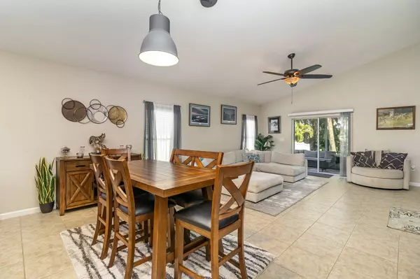2640 Snapdragon DR NW, Palm Bay, FL 32907