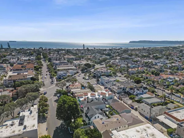 750  756 E AVE, Coronado, CA 92118