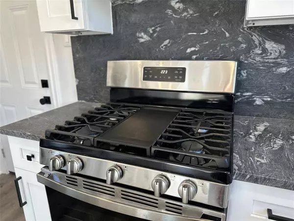 5428 Avenue P, Galveston, TX 77551