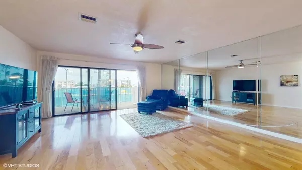 484 SANDY HOOK RD, Treasure Island, FL 33706