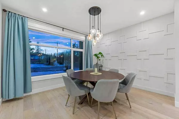 1404 43 ST SW, Calgary, AB T3C 2A2