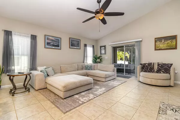 2640 Snapdragon DR NW, Palm Bay, FL 32907